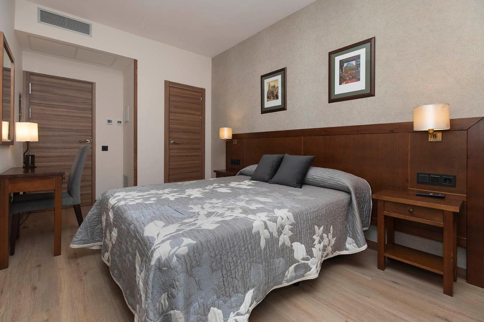 Hotel Cinca Escalona  Ngoại thất bức ảnh